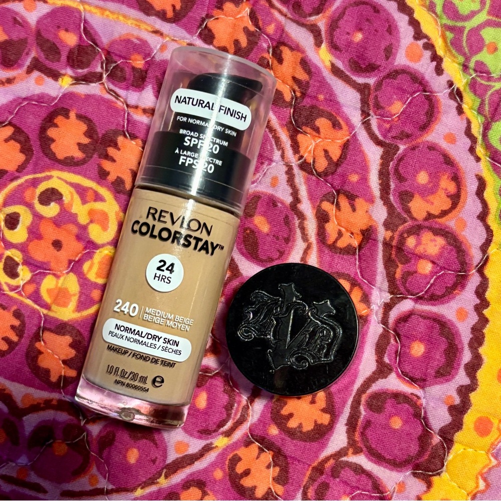 Revlon Tan Foundation Long-Lasting Coverage